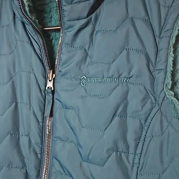 FREE COUNTRY VEST - Picture 2 of 10